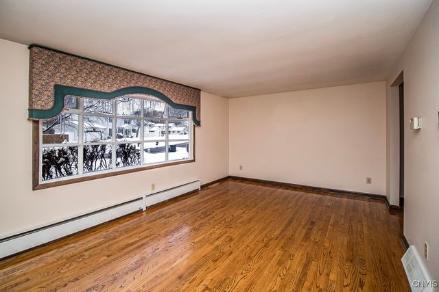 7348 Farmstead Road, Clay, NY 13088