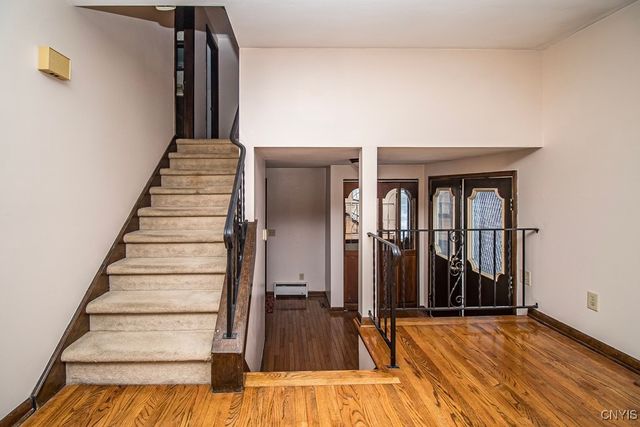 7348 Farmstead Road, Clay, NY 13088