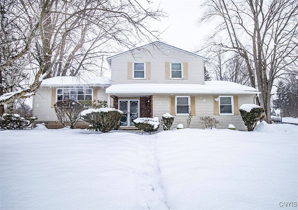 7348 Farmstead Road, Clay, NY 13088