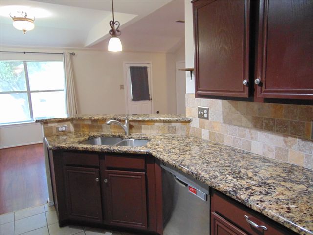 1425 Sunnymeadow Road, Lancaster, TX 75134