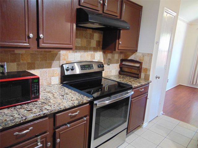 1425 Sunnymeadow Road, Lancaster, TX 75134
