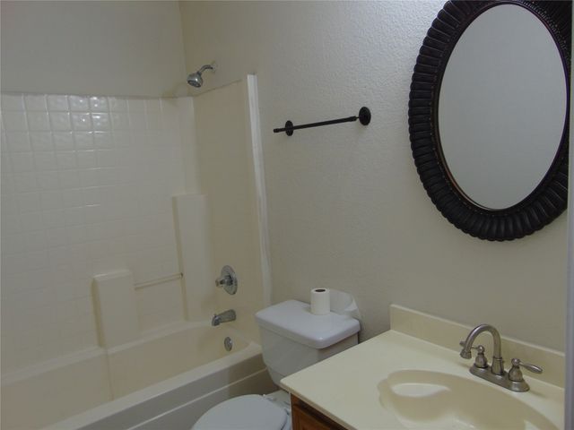 1425 Sunnymeadow Road, Lancaster, TX 75134