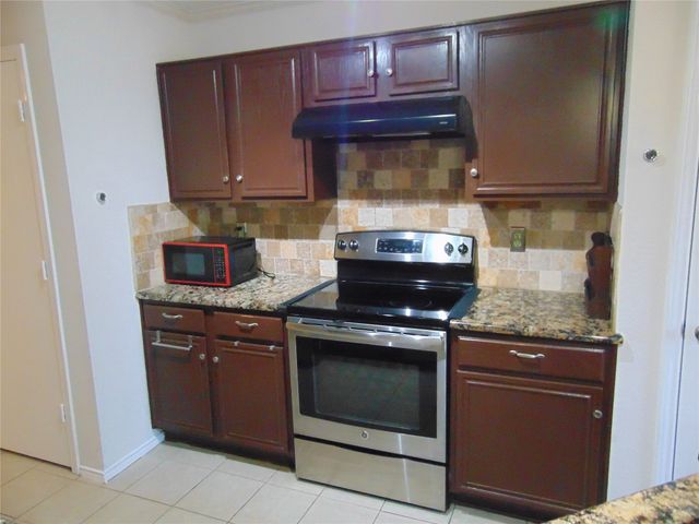 1425 Sunnymeadow Road, Lancaster, TX 75134