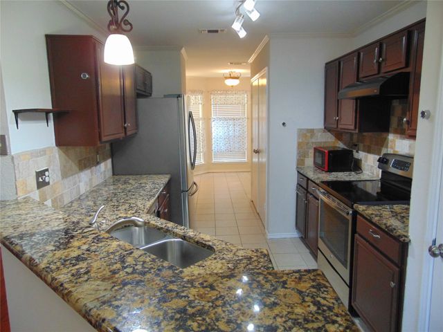 1425 Sunnymeadow Road, Lancaster, TX 75134