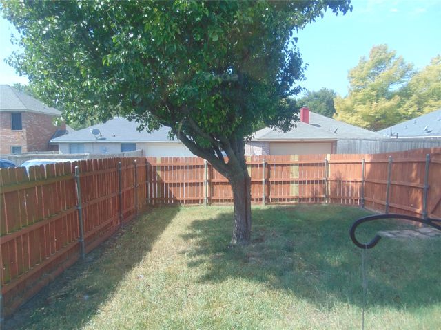 1425 Sunnymeadow Road, Lancaster, TX 75134