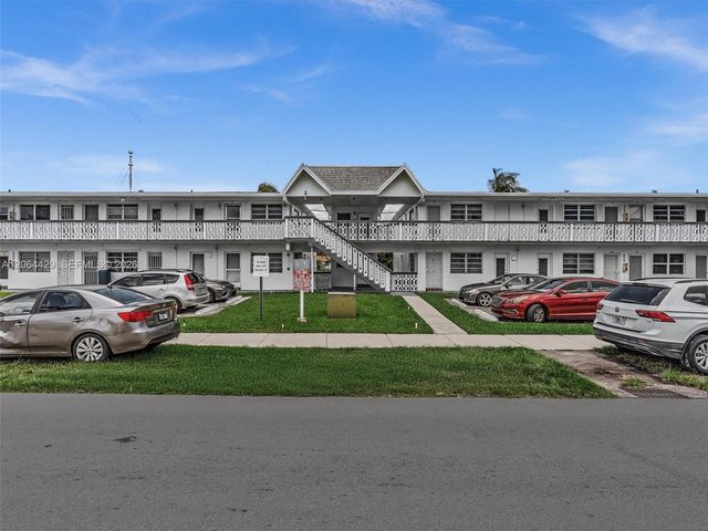 15 NW 204th Street 30, Miami Gardens, FL 33169