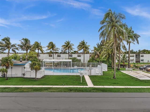 15 NW 204th Street 30, Miami Gardens, FL 33169