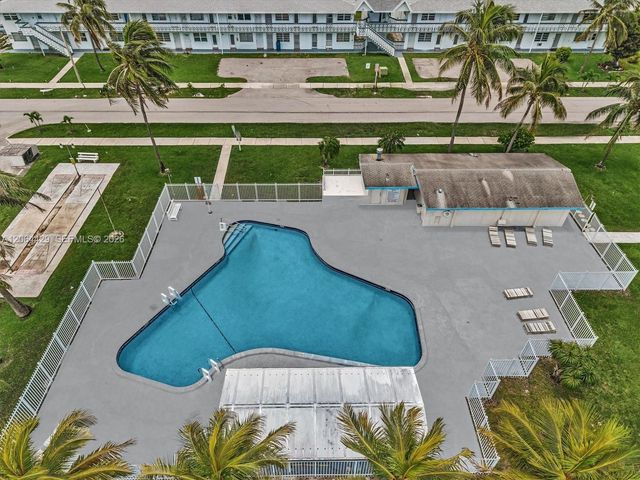15 NW 204th Street 30, Miami Gardens, FL 33169