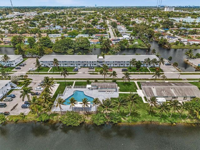 15 NW 204th Street 30, Miami Gardens, FL 33169