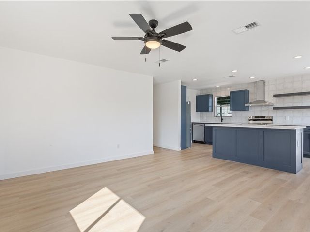 1901 S 16th Street A, Waco, TX 76706