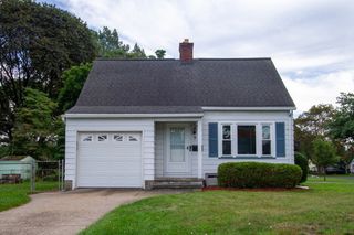 66 Woodside Lane, Greece, NY 14616