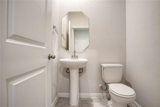 421 Autumn Leaf RD, Hutto, TX 78634