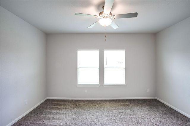 421 Autumn Leaf RD, Hutto, TX 78634