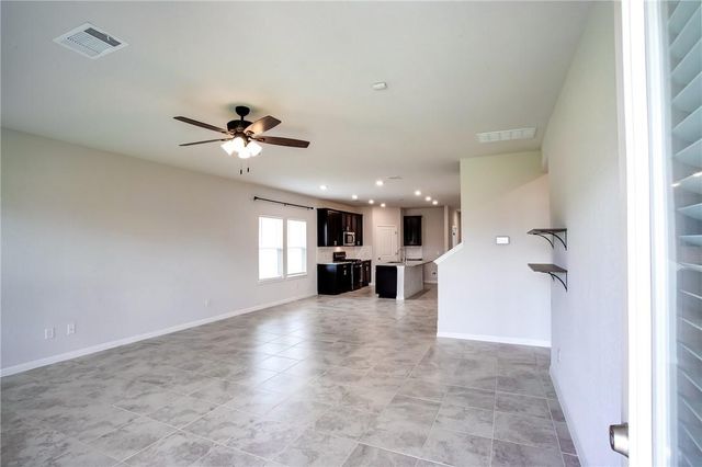 421 Autumn Leaf RD, Hutto, TX 78634