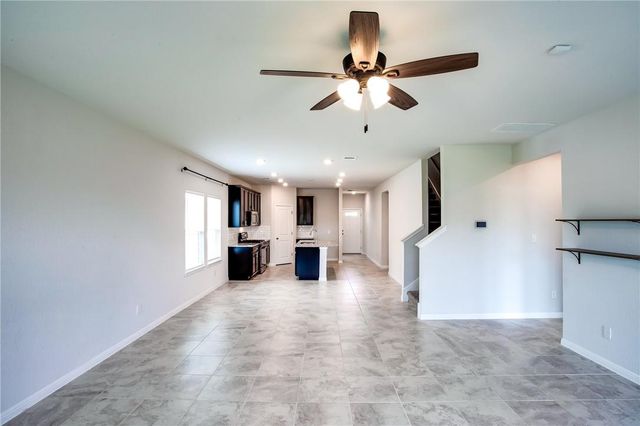 421 Autumn Leaf RD, Hutto, TX 78634