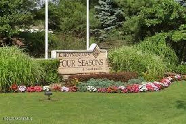 45 Banbury Lane, Jackson, NJ 08527