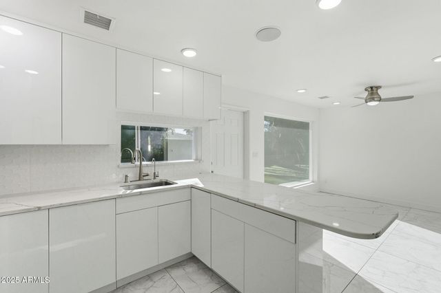 7921 E WILLETTA Street, Scottsdale, AZ 85257