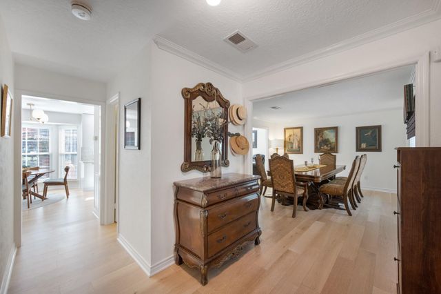 30 Eagle Rock Pl, The Woodlands, TX 77381