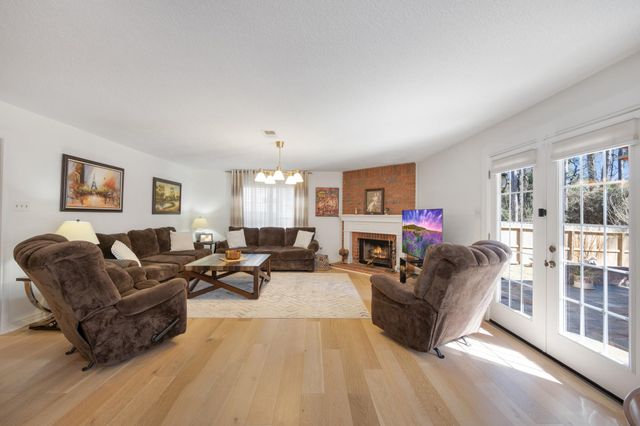 30 Eagle Rock Pl, The Woodlands, TX 77381