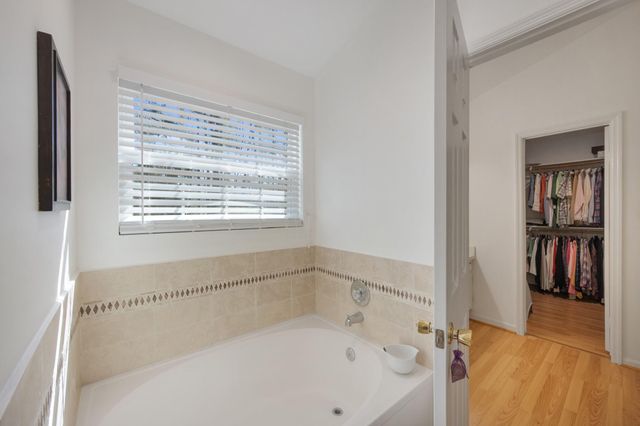 30 Eagle Rock Pl, The Woodlands, TX 77381