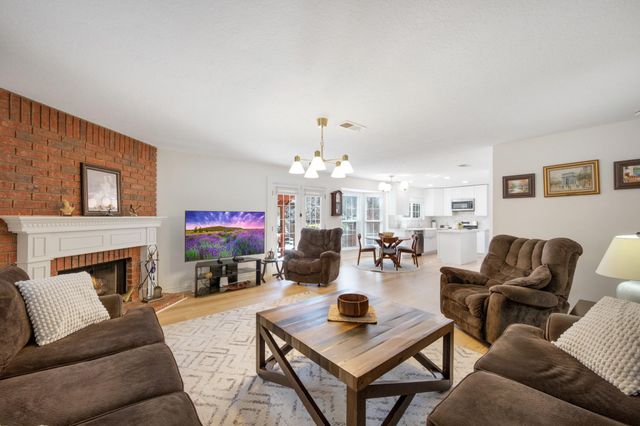 30 Eagle Rock Pl, The Woodlands, TX 77381