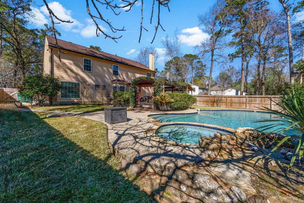 30 Eagle Rock Pl, The Woodlands, TX 77381