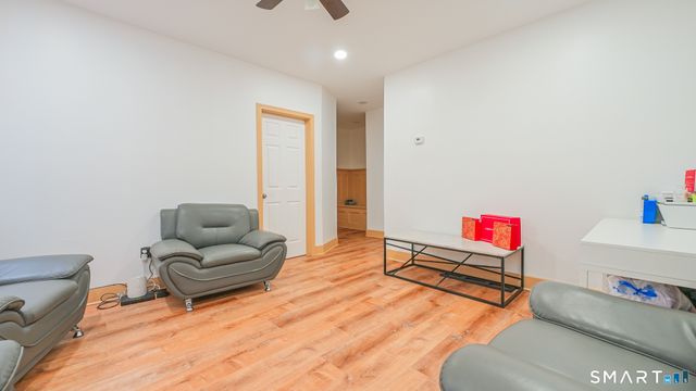 431 Dixwell Avenue, New Haven, CT 06511