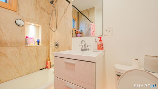 431 Dixwell Avenue, New Haven, CT 06511