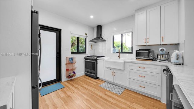 375 SW 32nd Rd, Miami, FL 33129