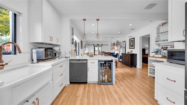 375 SW 32nd Rd, Miami, FL 33129