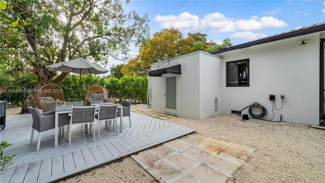 375 SW 32nd Rd, Miami, FL 33129