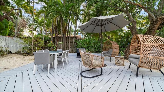 375 SW 32nd Rd, Miami, FL 33129