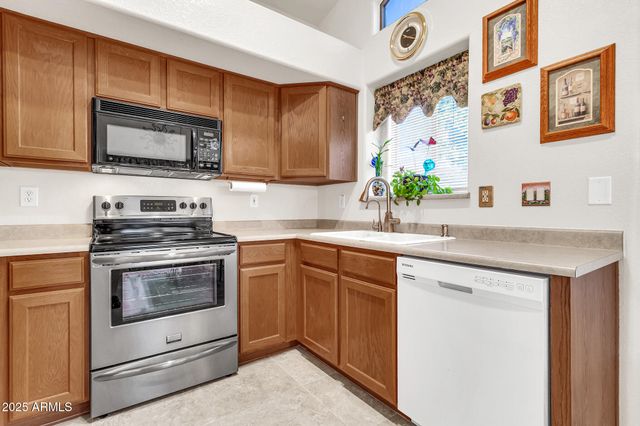 9318 E OSAGE Avenue, Mesa, AZ 85212