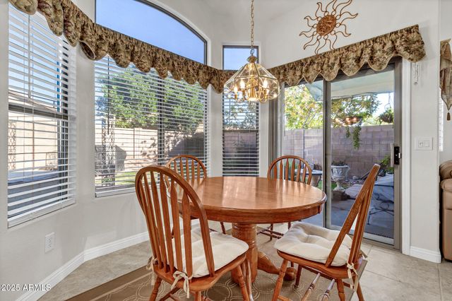 9318 E OSAGE Avenue, Mesa, AZ 85212