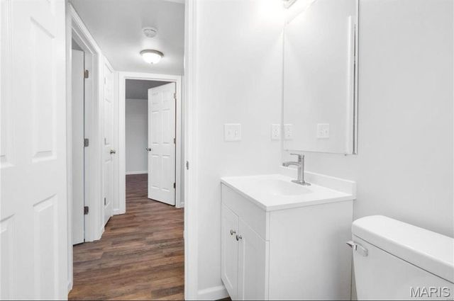 6905 Colonial Woods Drive 2, St Louis, MO 63129