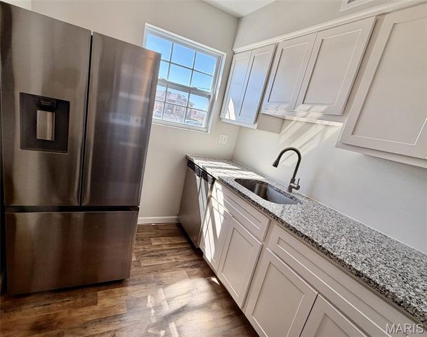 6905 Colonial Woods Drive 2, St Louis, MO 63129