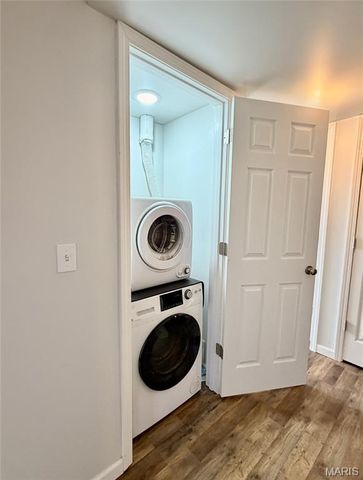 6905 Colonial Woods Drive 2, St Louis, MO 63129