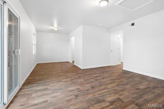 6905 Colonial Woods Drive 2, St Louis, MO 63129