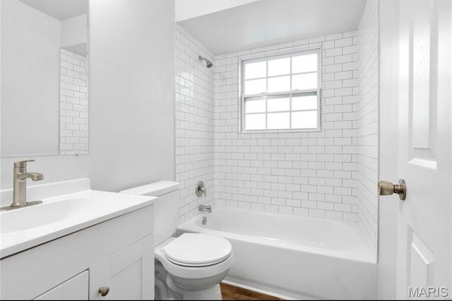 6905 Colonial Woods Drive 2, St Louis, MO 63129