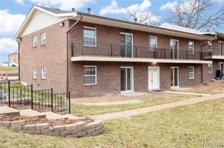 6905 Colonial Woods Drive 2, St Louis, MO 63129