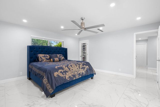 9756 NW 20th St, Coral Springs, FL 33071