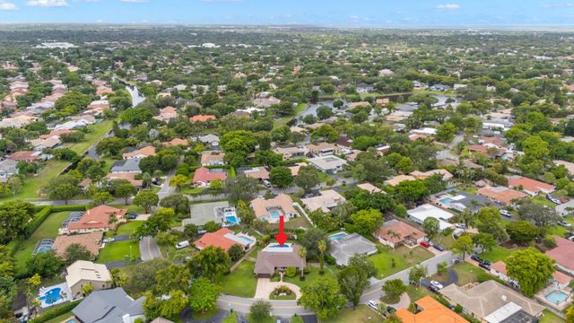 9756 NW 20th St, Coral Springs, FL 33071