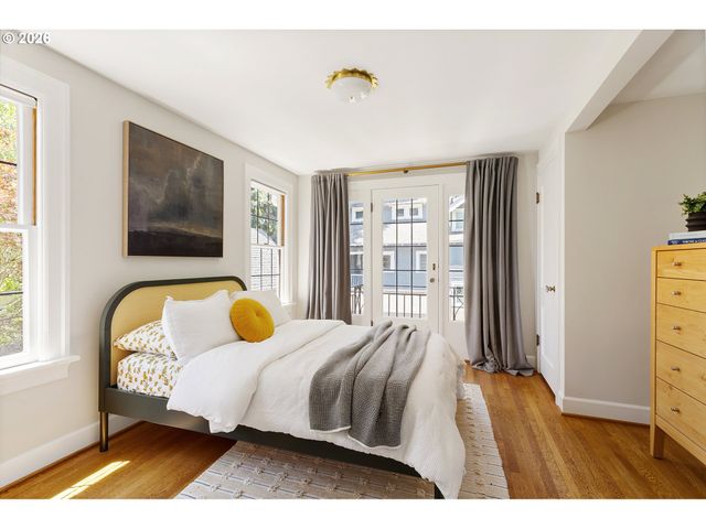 3020 Ne ALAMEDA Ter, Portland, OR 97212