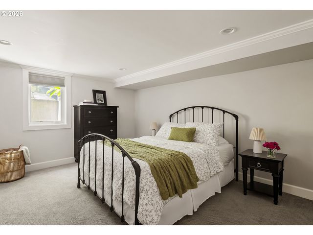 3020 Ne ALAMEDA Ter, Portland, OR 97212