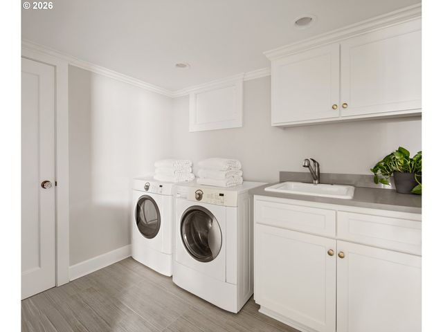 3020 Ne ALAMEDA Ter, Portland, OR 97212