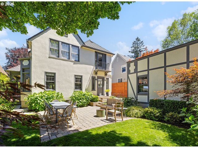 3020 Ne ALAMEDA Ter, Portland, OR 97212
