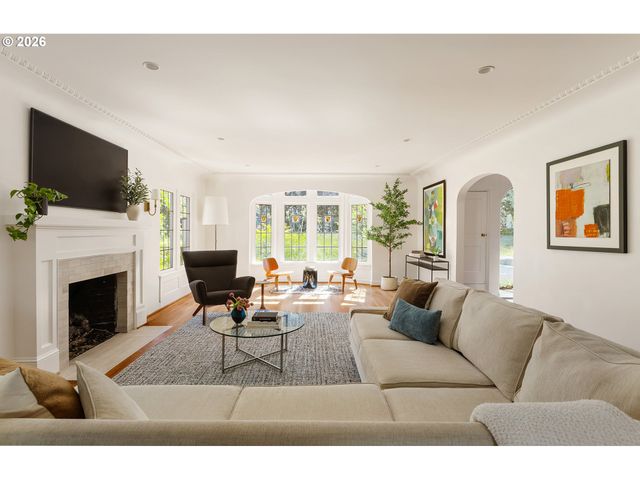 3020 Ne ALAMEDA Ter, Portland, OR 97212