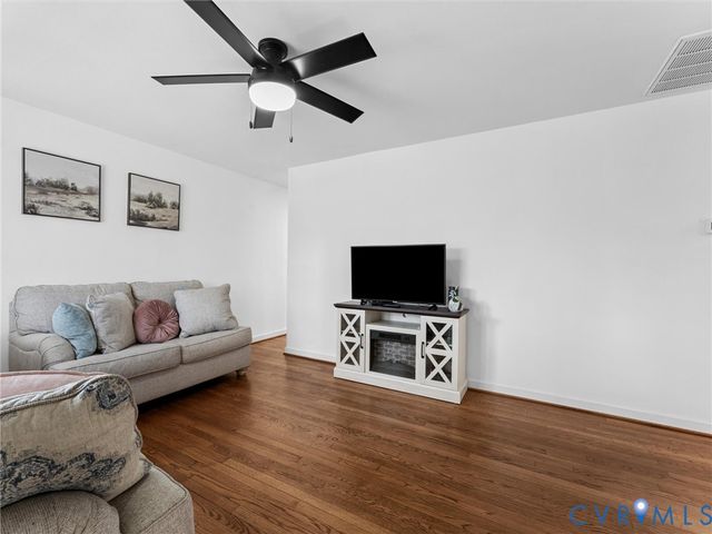 128 Labrook Dr, Richmond, VA 23225