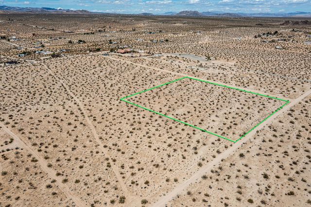 141 La Crescenta Drive, Joshua Tree, CA 92252