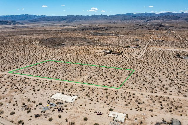 141 La Crescenta Drive, Joshua Tree, CA 92252